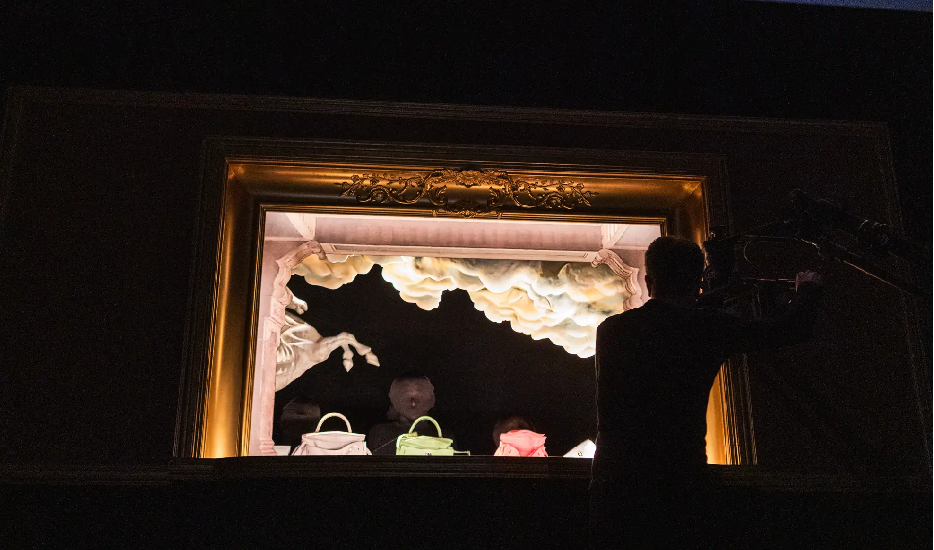 On the Wings of Hermès singing Kellys
